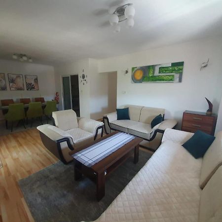 리브노 Apartman Jaca 아파트 외부 사진