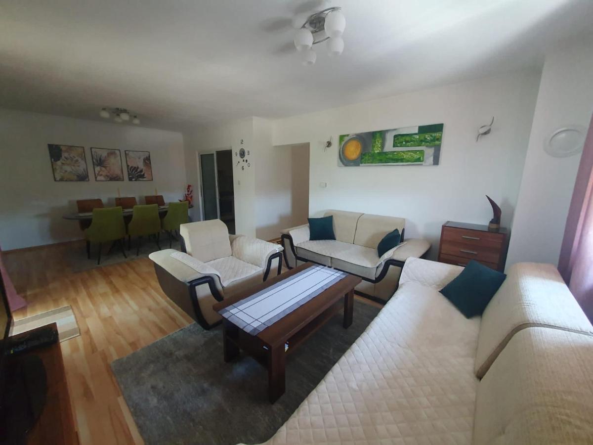 리브노 Apartman Jaca 아파트 외부 사진